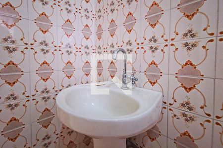 Casa à venda com 110m², 2 quartos e 1 vaga Casa à venda com 110m², 2 quartos e 1 vagaBanheiro