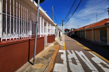 Fachada de casa à venda com 2 quartos, 110m² em Vila Agricola, Jundiaí