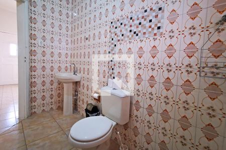 Banheiro de casa à venda com 2 quartos, 110m² em Vila Agricola, Jundiaí