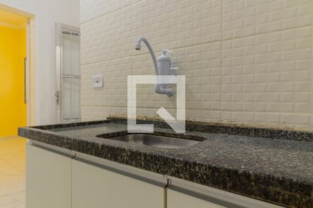 Cozinha de casa para alugar com 1 quarto, 35m² em Jardim Santa Rosa, Taboão da Serra