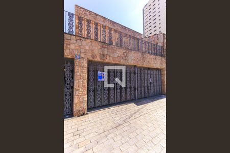 Casa para alugar com 250m², 4 quartos e 3 vagasFachada