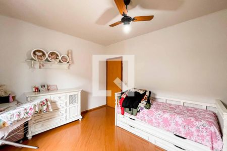 Casa à venda com 160m², 3 quartos e 3 vagas Casa à venda com 160m², 3 quartos e 3 vagasQuarto 2