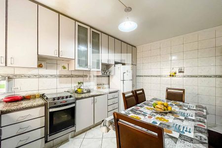 Casa à venda com 160m², 3 quartos e 3 vagas Casa à venda com 160m², 3 quartos e 3 vagasCozinha