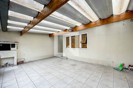 Casa à venda com 160m², 3 quartos e 3 vagas Casa à venda com 160m², 3 quartos e 3 vagasÁrea comum