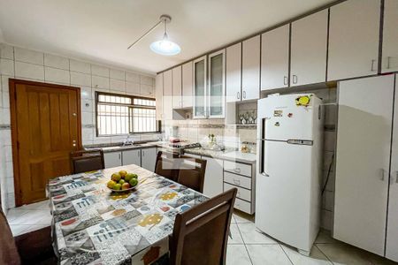 Casa à venda com 160m², 3 quartos e 3 vagas Casa à venda com 160m², 3 quartos e 3 vagasCozinha