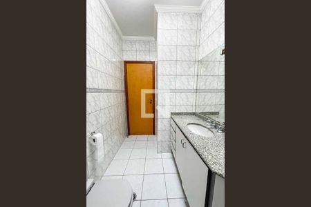 Casa à venda com 160m², 3 quartos e 3 vagas Casa à venda com 160m², 3 quartos e 3 vagasBanheiro