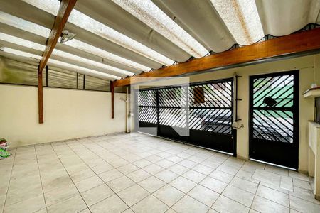 Casa à venda com 160m², 3 quartos e 3 vagas Casa à venda com 160m², 3 quartos e 3 vagasÁrea comum