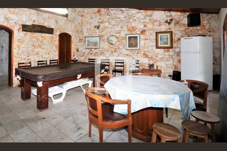 Casa à venda com 390m², 5 quartos e 7 vagasSala de Jogos