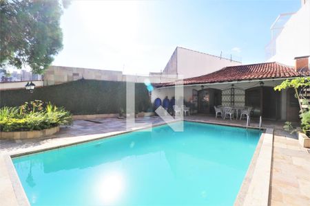 Casa à venda com 390m², 5 quartos e 7 vagasPiscina