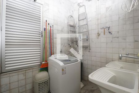 Casa à venda com 390m², 5 quartos e 7 vagasÁrea de Serviço