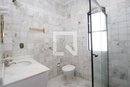 Casa à venda com 390m², 5 quartos e 7 vagasBanheiro da Suíte 3