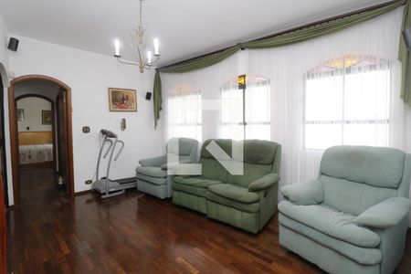 Casa à venda com 390m², 5 quartos e 7 vagasSala de TV e Hall