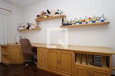 Casa à venda com 390m², 5 quartos e 7 vagasQuarto 3 - Suíte