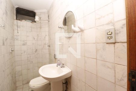 Casa à venda com 390m², 5 quartos e 7 vagasBanheiro de serviço