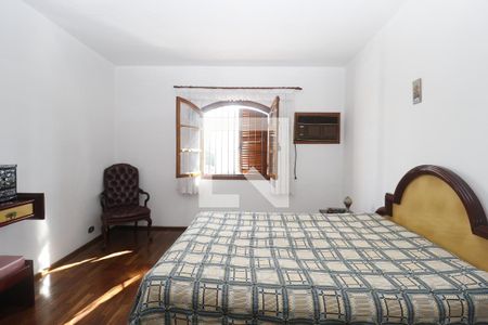 Casa à venda com 390m², 5 quartos e 7 vagasQuarto 1 - Suíte