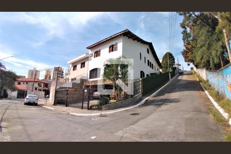 Casa à venda com 390m², 5 quartos e 7 vagasFachada