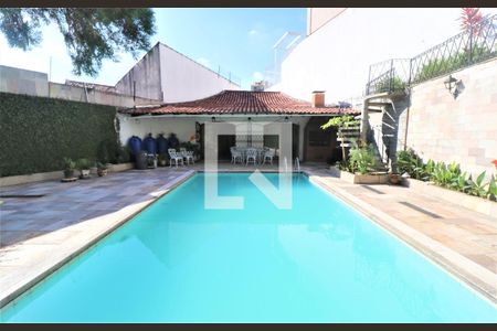 Casa à venda com 390m², 5 quartos e 7 vagasPiscina