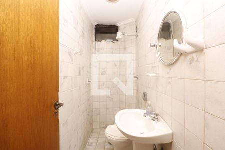 Casa à venda com 390m², 5 quartos e 7 vagasBanheiro de serviço