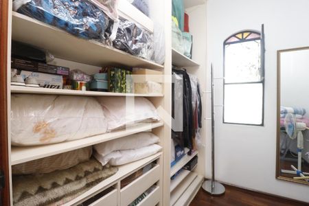 Casa à venda com 390m², 5 quartos e 7 vagasCloset da suíte 3