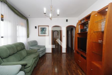 Casa à venda com 390m², 5 quartos e 7 vagasSala de TV e Hall