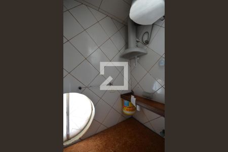 Casa para alugar com 200m², 2 quartos e 2 vagasBanheiro de serviço