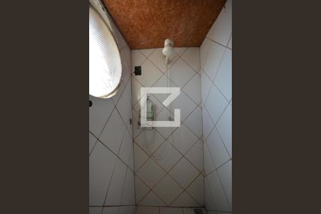 Casa para alugar com 200m², 2 quartos e 2 vagasBanheiro de serviço