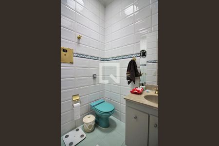 Casa à venda com 233m², 3 quartos e 3 vagasBanheiro Social