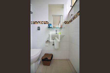 Casa à venda com 233m², 3 quartos e 3 vagasBanheiro de serviço