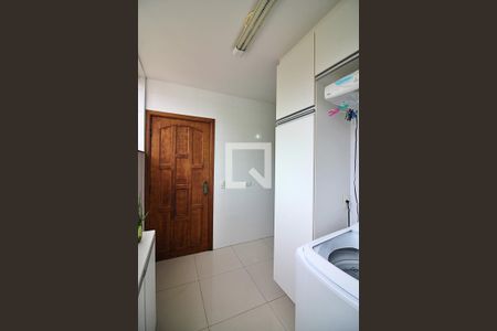 Casa à venda com 233m², 3 quartos e 3 vagasLavanderia