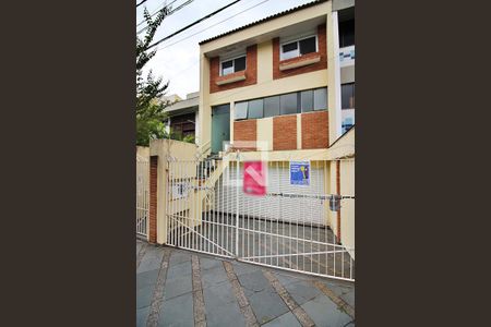 Casa à venda com 233m², 3 quartos e 3 vagasFachada