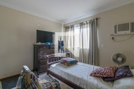 Casa de condomínio à venda com 302m², 5 quartos e 4 vagas Casa de condomínio à venda com 302m², 5 quartos e 4 vagasQuarto 1