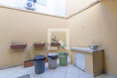 Casa de condomínio à venda com 302m², 5 quartos e 4 vagas Casa de condomínio à venda com 302m², 5 quartos e 4 vagasÁrea externa