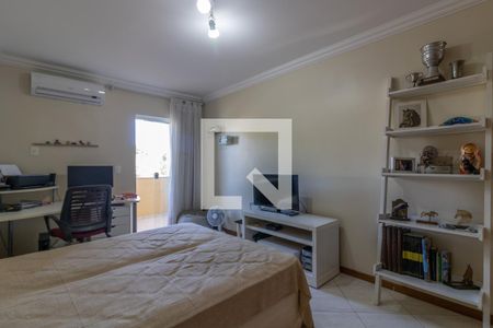 Casa de condomínio à venda com 302m², 5 quartos e 4 vagas Casa de condomínio à venda com 302m², 5 quartos e 4 vagasSuíte 2