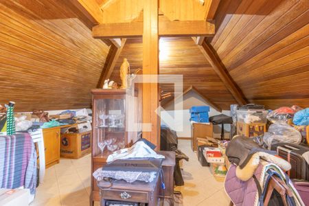 Casa de condomínio à venda com 302m², 5 quartos e 4 vagas Casa de condomínio à venda com 302m², 5 quartos e 4 vagasSótão