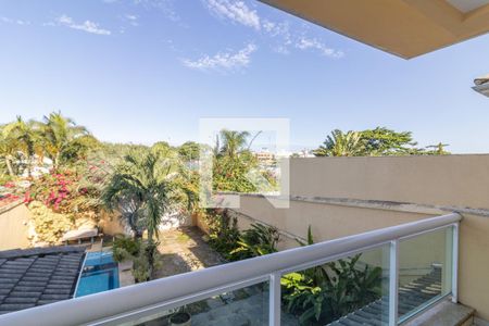 Casa de condomínio à venda com 302m², 5 quartos e 4 vagas Casa de condomínio à venda com 302m², 5 quartos e 4 vagasSuíte 1 - Varanda