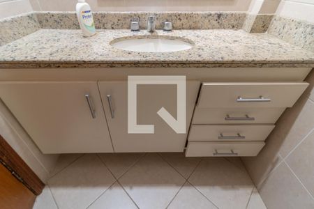 Casa de condomínio à venda com 302m², 5 quartos e 4 vagas Casa de condomínio à venda com 302m², 5 quartos e 4 vagasSuíte 2 - Banheiro