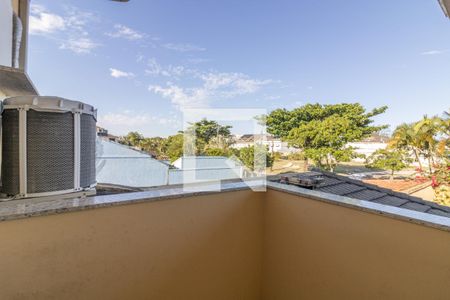 Casa de condomínio à venda com 302m², 5 quartos e 4 vagas Casa de condomínio à venda com 302m², 5 quartos e 4 vagasSuíte 2 - Varanda