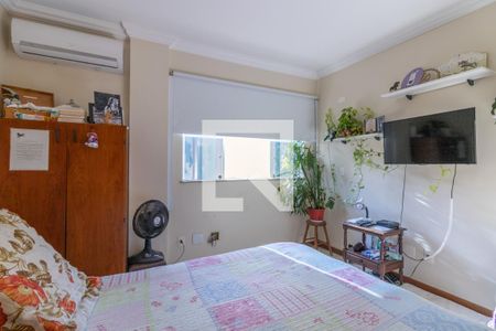 Casa de condomínio à venda com 302m², 5 quartos e 4 vagas Casa de condomínio à venda com 302m², 5 quartos e 4 vagasQuarto 2