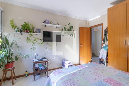 Casa de condomínio à venda com 302m², 5 quartos e 4 vagas Casa de condomínio à venda com 302m², 5 quartos e 4 vagasQuarto 2