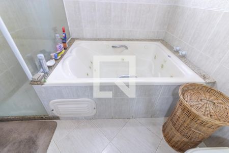 Casa de condomínio à venda com 302m², 5 quartos e 4 vagas Casa de condomínio à venda com 302m², 5 quartos e 4 vagasSuíte 1 - Banheiro