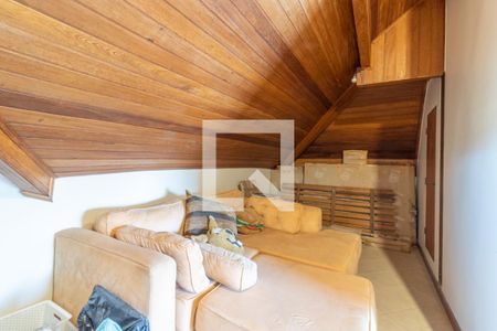 Casa de condomínio à venda com 302m², 5 quartos e 4 vagas Casa de condomínio à venda com 302m², 5 quartos e 4 vagasSótão