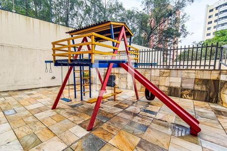 Apartamento à venda com 116m², 3 quartos e 2 vagas Apartamento à venda com 116m², 3 quartos e 2 vagasÁrea Comum - Playground