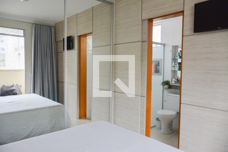 Apartamento à venda com 72m², 2 quartos e 2 vagasQuarto 2