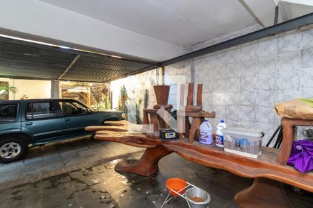 Casa à venda com 360m², 4 quartos e 7 vagas Casa à venda com 360m², 4 quartos e 7 vagasGaragem 1