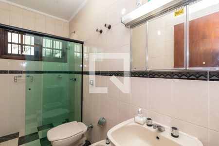 Casa à venda com 360m², 4 quartos e 7 vagas Casa à venda com 360m², 4 quartos e 7 vagasBanheiro da Suíte 2