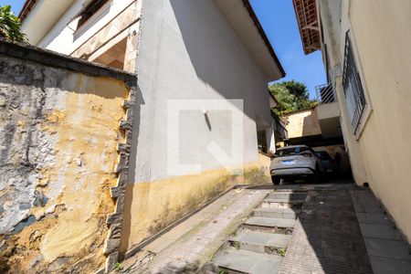 Casa à venda com 360m², 4 quartos e 7 vagas Casa à venda com 360m², 4 quartos e 7 vagasGaragem 1