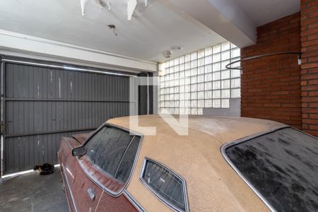Casa à venda com 360m², 4 quartos e 7 vagas Casa à venda com 360m², 4 quartos e 7 vagasGaragem 2