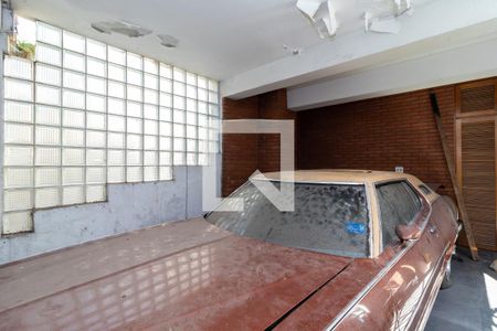 Casa à venda com 360m², 4 quartos e 7 vagas Casa à venda com 360m², 4 quartos e 7 vagasGaragem 2