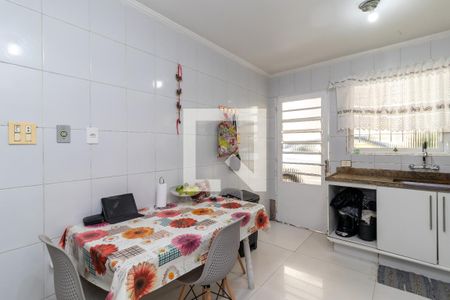 Casa à venda com 360m², 4 quartos e 7 vagas Casa à venda com 360m², 4 quartos e 7 vagasCozinha