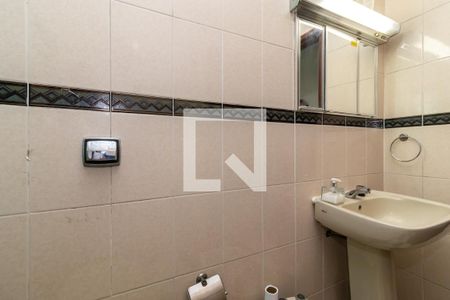 Casa à venda com 360m², 4 quartos e 7 vagas Casa à venda com 360m², 4 quartos e 7 vagasBanheiro da Suíte 2